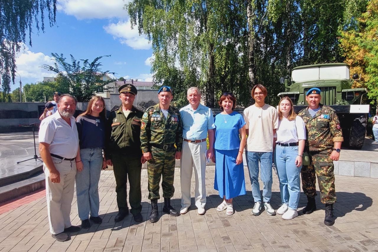 Митинг, посвященный Дню ВДВ