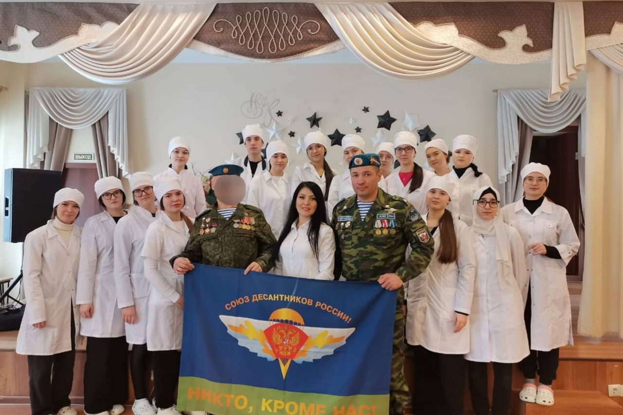 «Глазами и сердцем солдат»