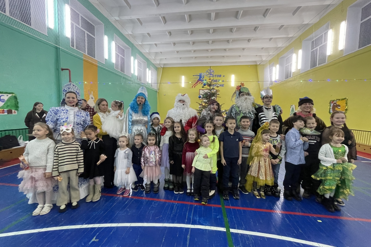 В ГАПОУ «Нижнекамский медицинский колледж» прошла традиционная профсоюзная ёлка для детей сотрудников колледжа и НЦРМБ