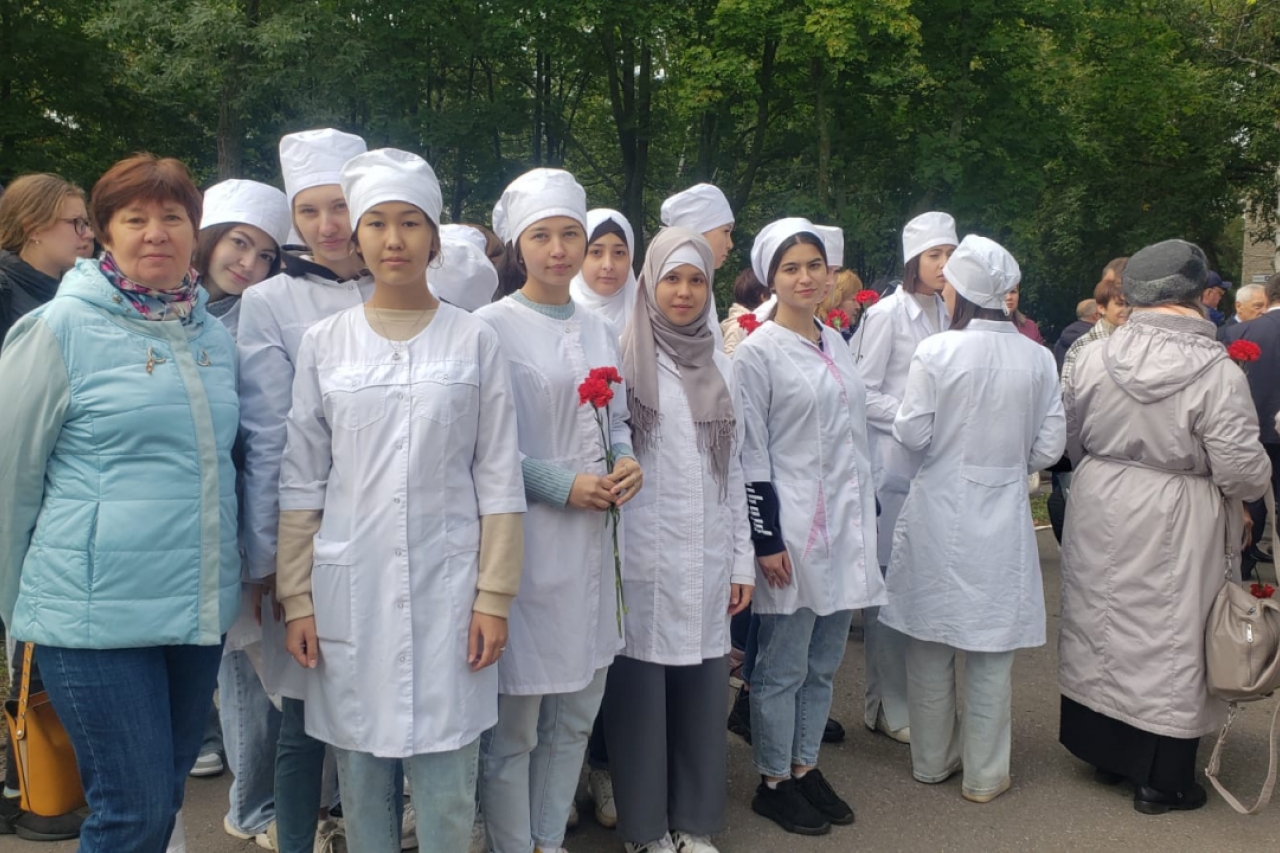 Открытие мемориальной доски заслуженному врачу Республики Татарстан Разину Фатихову.